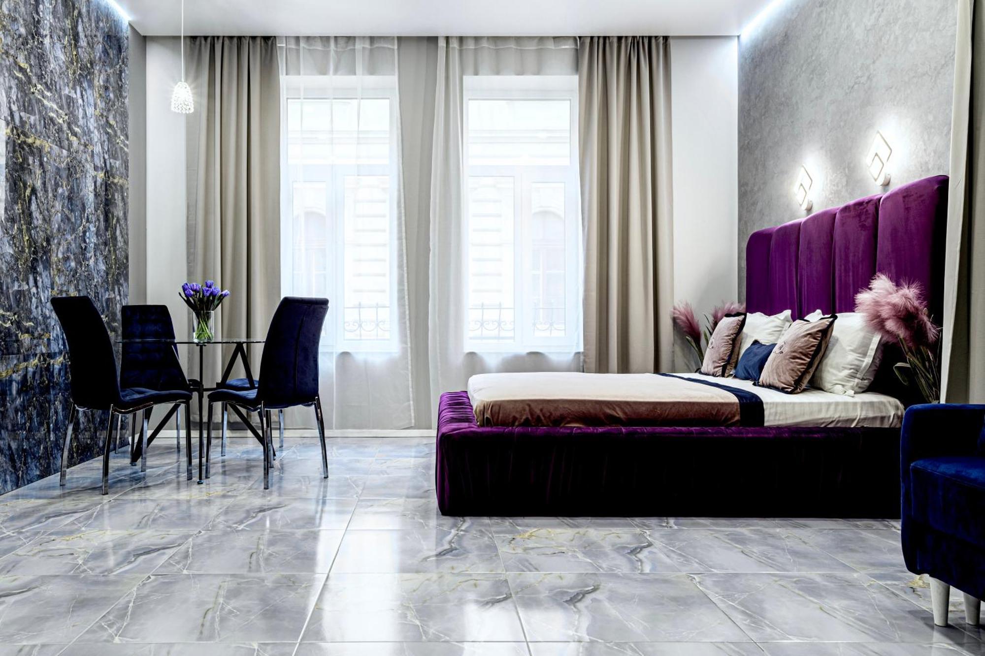Family Boutique 4 * לבוב